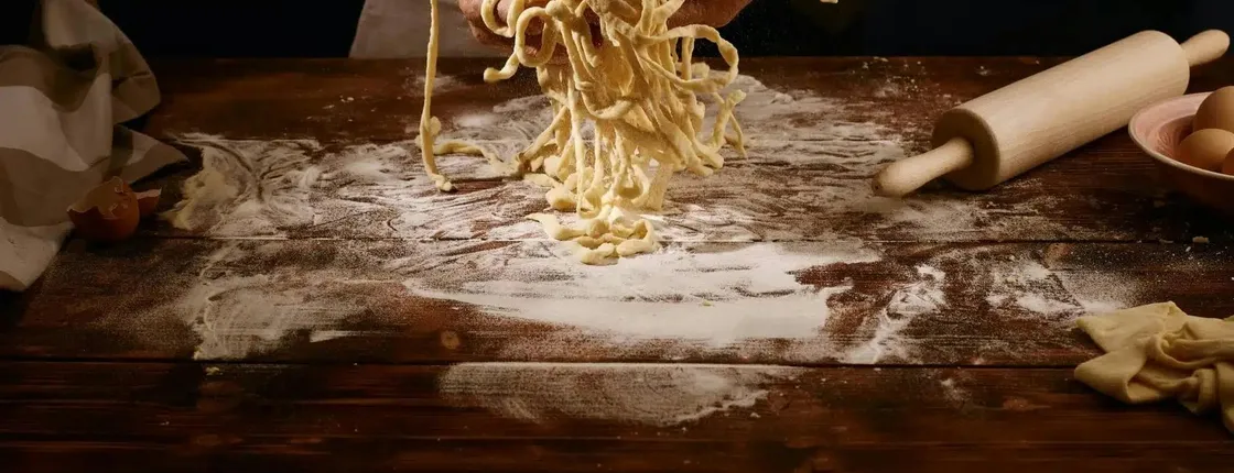 Sardinian pasta cooking class with local chefs in Olbia