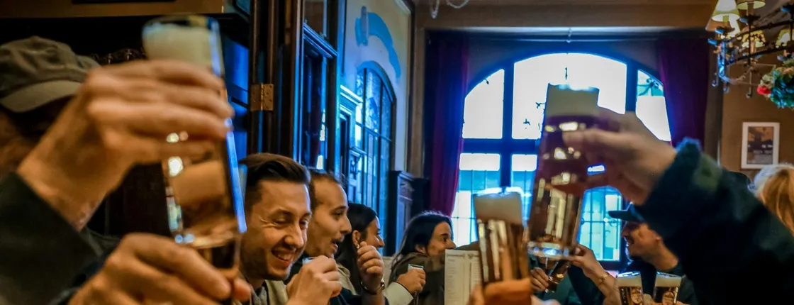 Kölsch beer tasting tour in Cologne Old Town