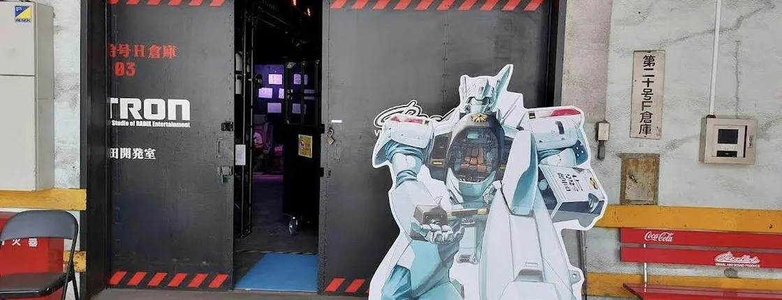 Giant robot piloting experience in Tokyo