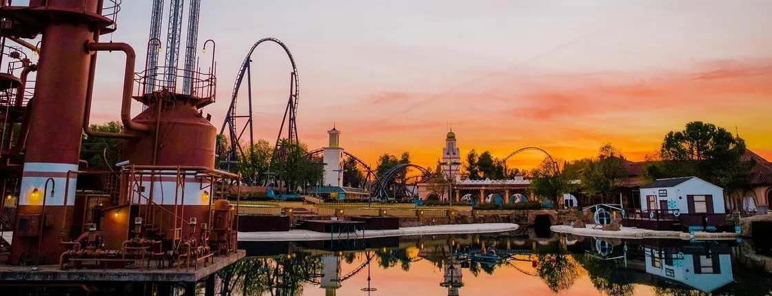 Parque Warner entrance ticket and transport from Madrid