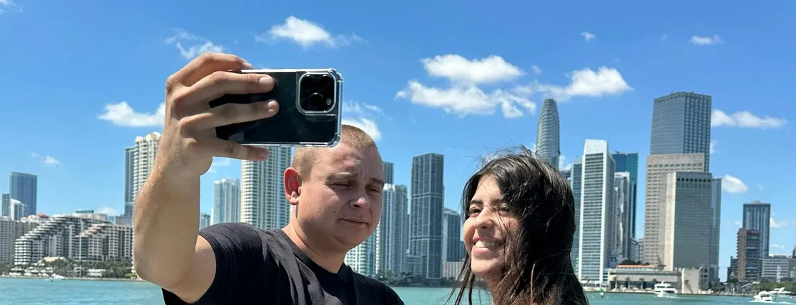Miami skyline cruise of South Beach millionaires' homes and Venetian Islands