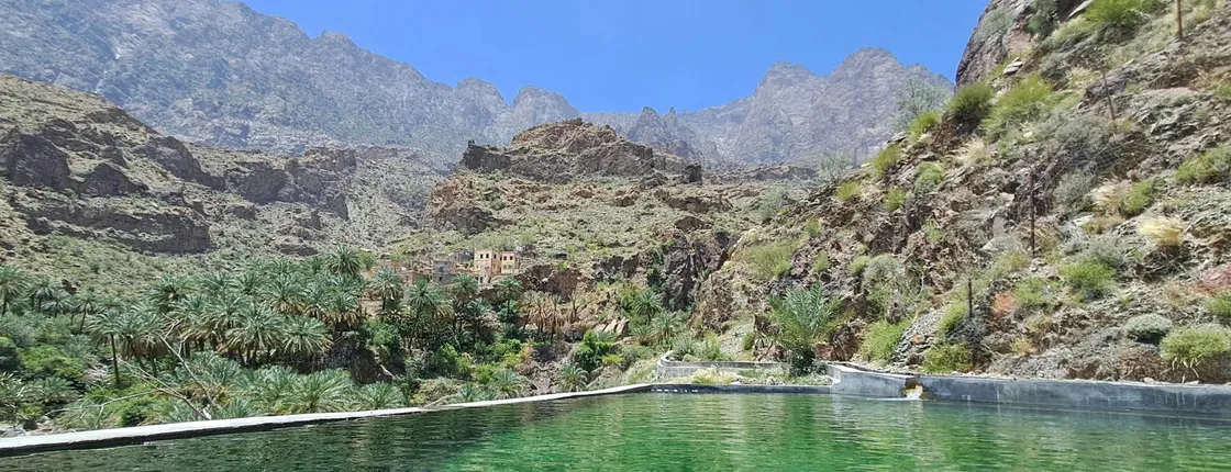 Private Tour to Wadi Sahtan and Natural Pools from Muscat with Lunch