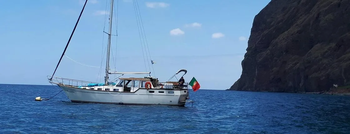 West Bays Sailing Trip from Funchal with Lunch