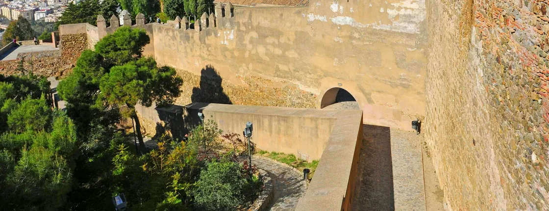 Malaga walking tour with Gibralfaro Castle and Alcazaba visits