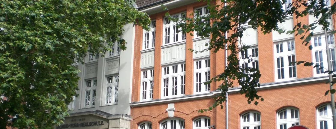 Guided tour of Jewish life in Hamburg's district Grindelviertel