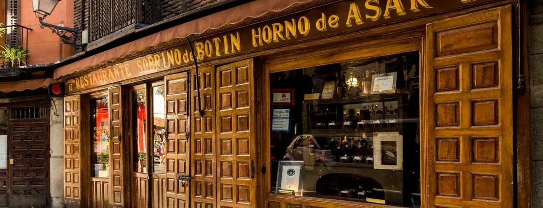 Madrid tapas, taverns and history tour with Botín special access