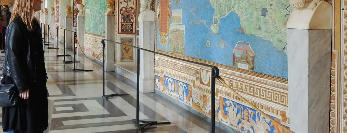 Semi-private early morning guided Vatican tour