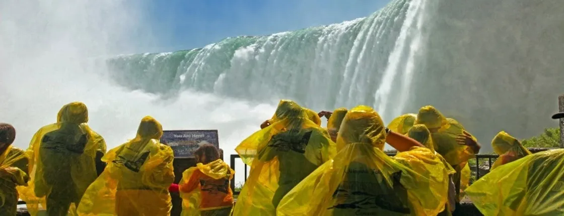 Best of Niagara Falls small group walking tour and cruise