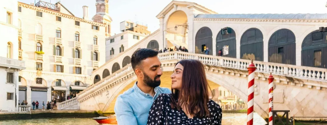 Venice Rialto Bridge photoshoot with professional photographer