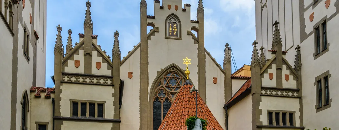 Jewish town walking tour in Prague