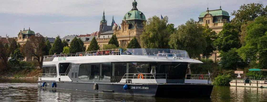 Prague one-hour cruise