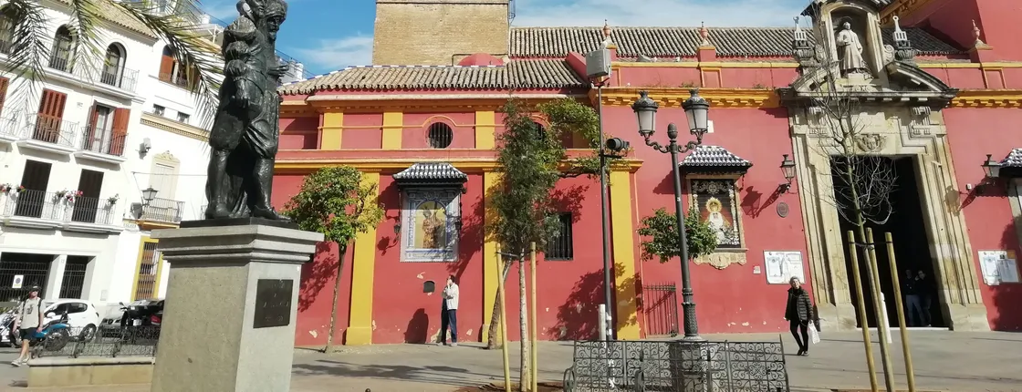 Seville Old Town exploration game and tour