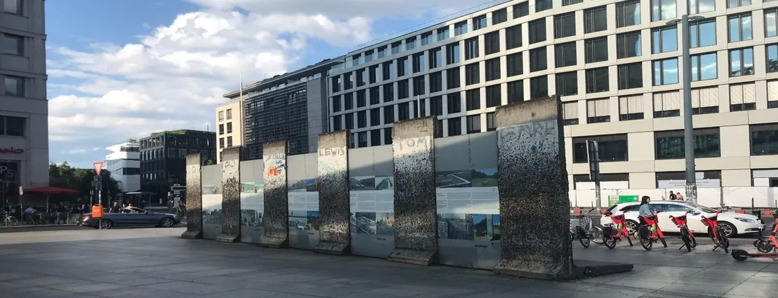 Berlin Tiergarten district city exploration game