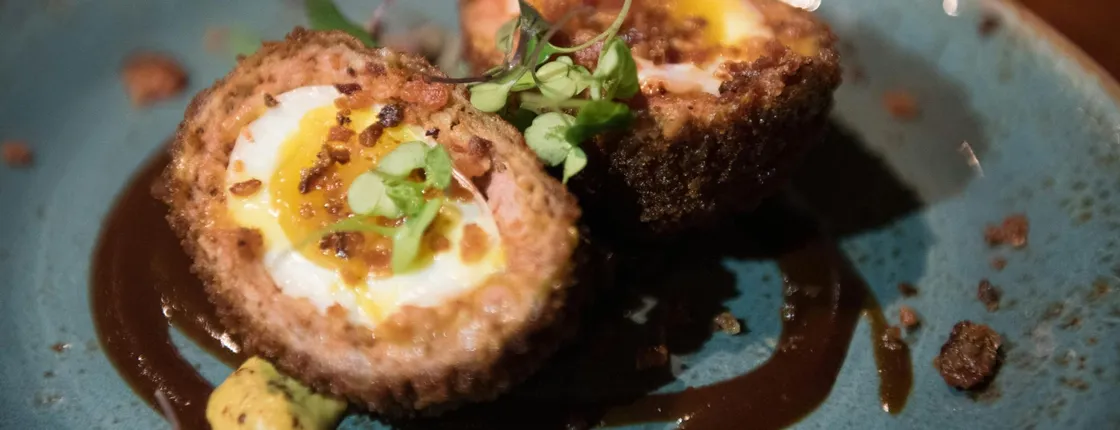 Downtown Las Vegas food tour with six tastings and lobster