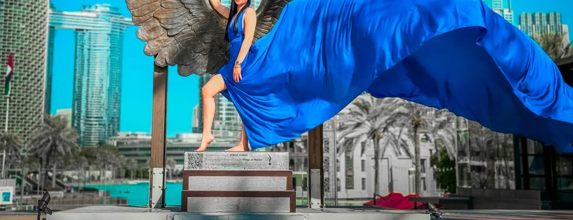 Instagrammable flying dress photoshoot with cinematic video in Dubai