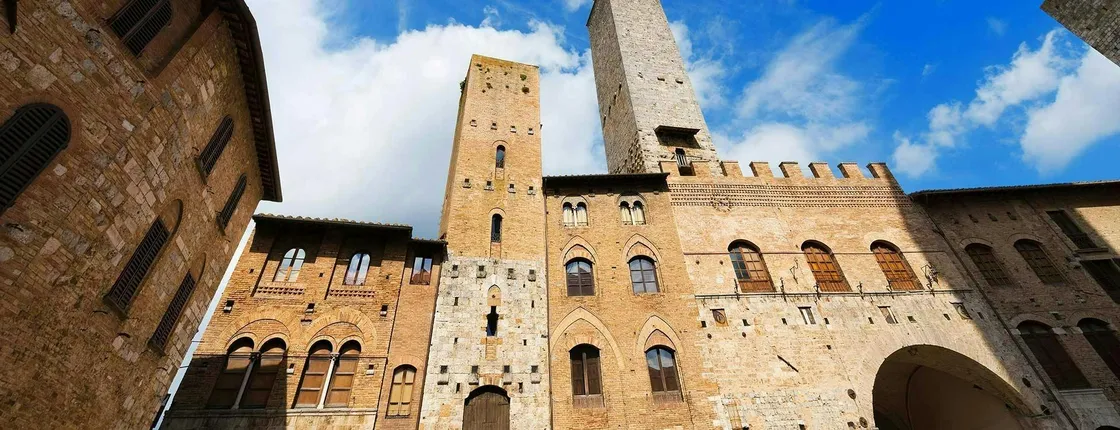 San Gimignano and Volterra Tour from Siena with Lunch