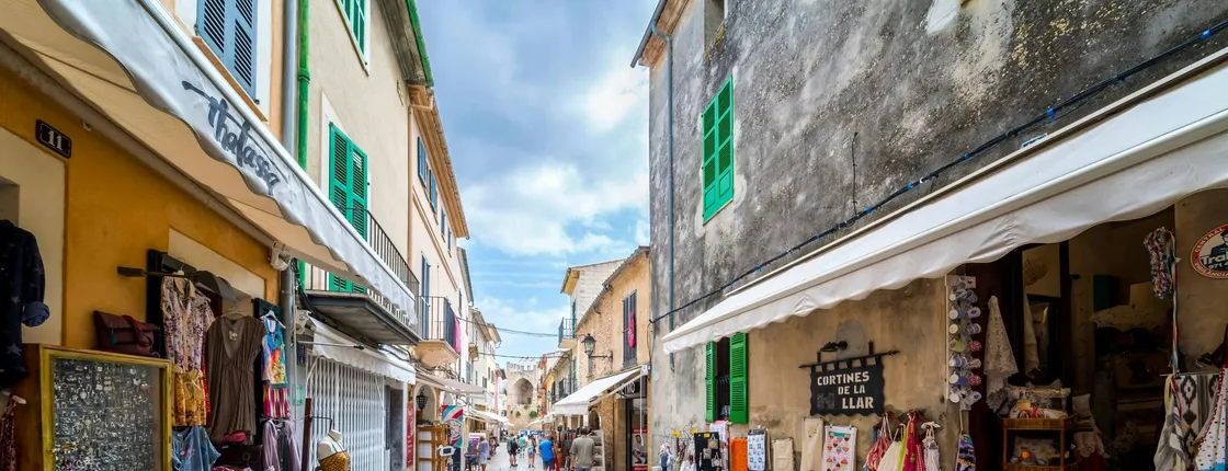 Sites & Bites: Es Colomer, Alcudia Market and ensaimada tasting