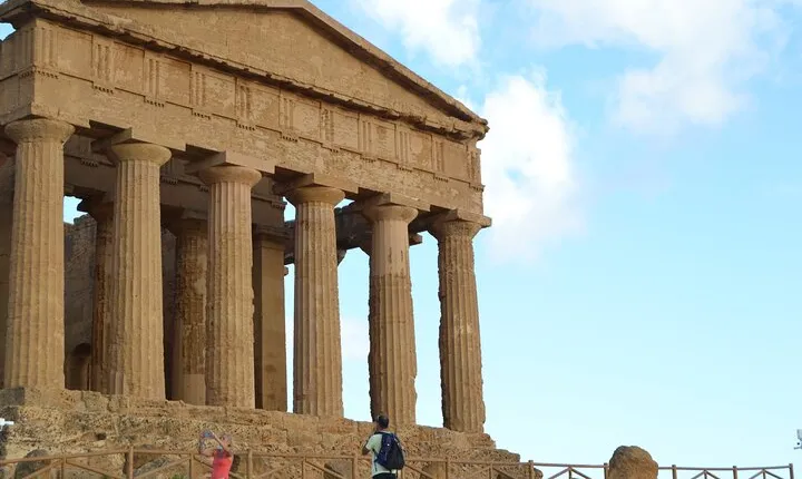 Private transportation to the Valley of the Temples + Agrigento