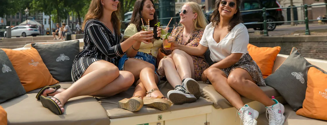 Amsterdam private boat tour with snackplatter and drinks