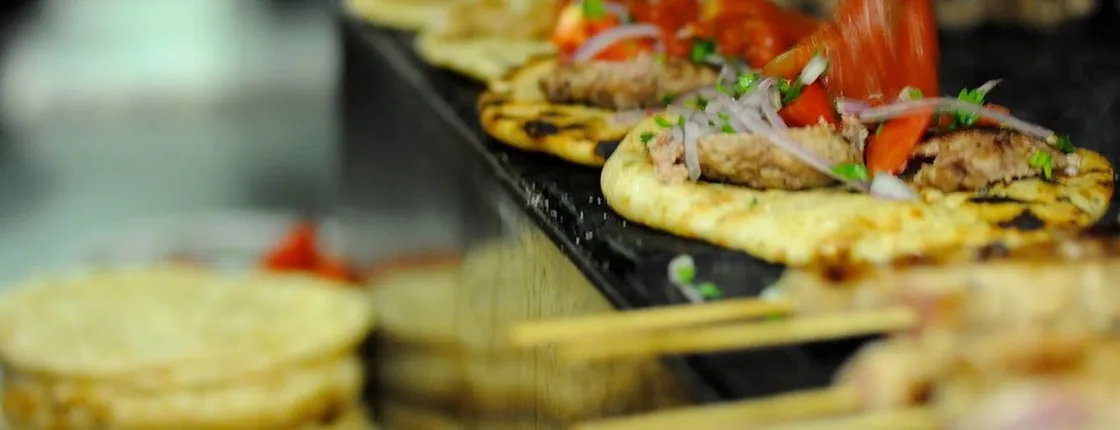 Small group delicious Athens guided food tour