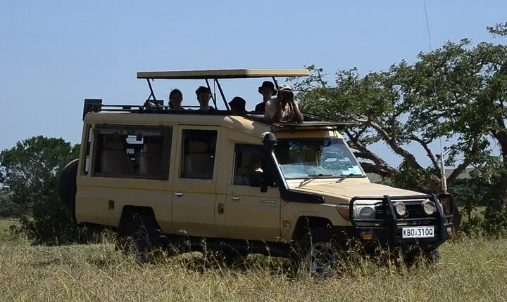  Nairobi Park Wildlife Safari