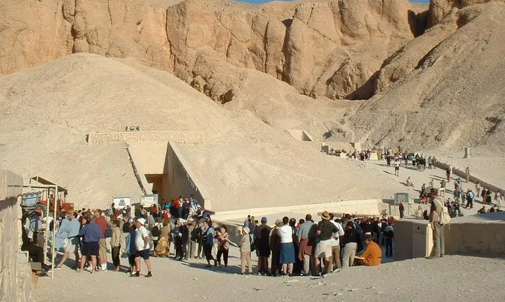 Luxor Day Tour: Valley of Kings & Queens & Hatchepsut Temples 