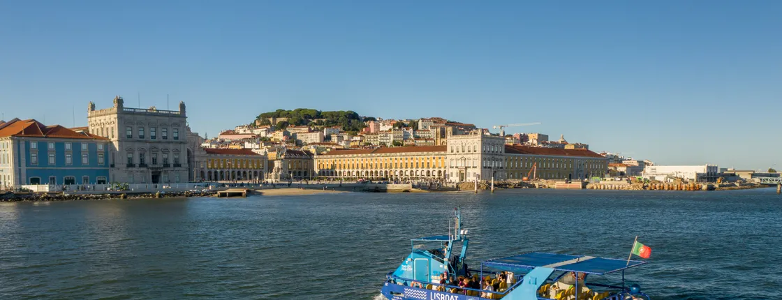 48-hour hop-on hop-off boat tickets in Lisbon