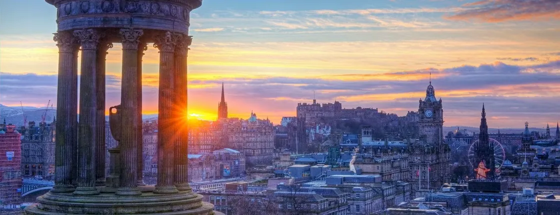 Private guided walking tour of Edinburgh
