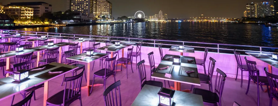 Evening Dinner Cruise with The Luxury White on Chao Phraya River with Transport