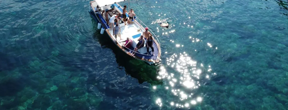 Taormina Bay cruise with wine-tasting and Sicilian specialities