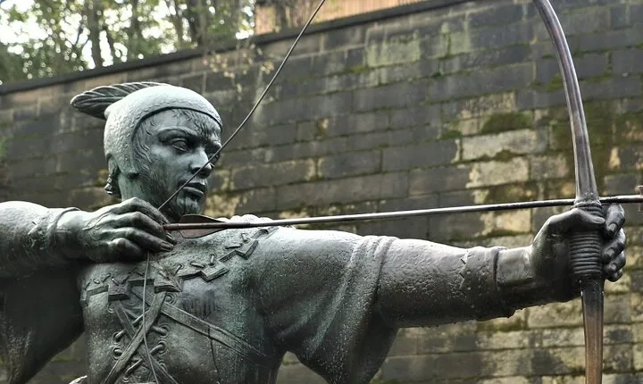 Nottingham Quest: Self Guided City Walk & Immersive Treasure Hunt