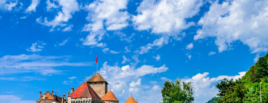 Montreux and Chillon Castle Day Tour from Lausanne by Bus