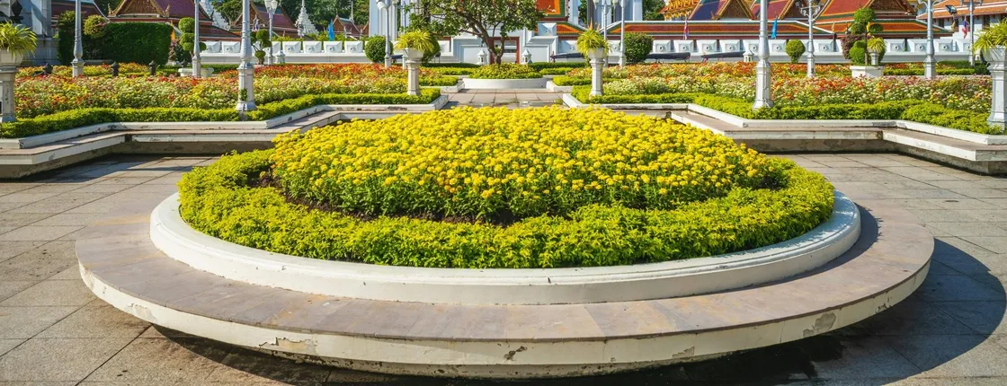 Bangkok temples and shrines small group walking tour