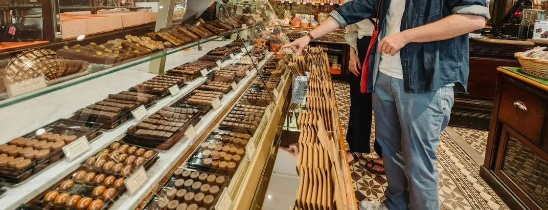 Parisian pastries and passageways tour