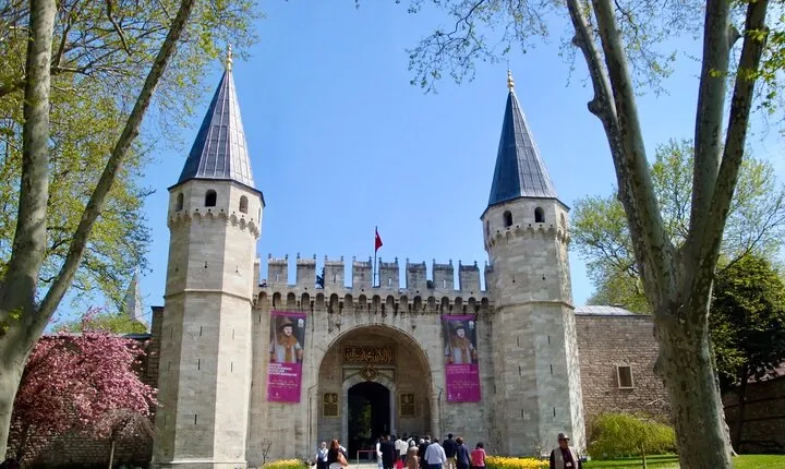 Topkapı Palace with Harem & Blue Mosque Guided Tour