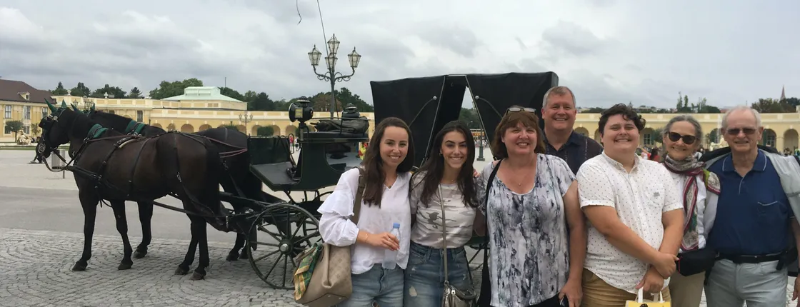Schönbrunn Palace guided tour with a friendly historian