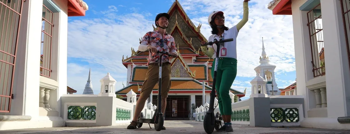 Guided e-scooter tour of Bangkok with street food