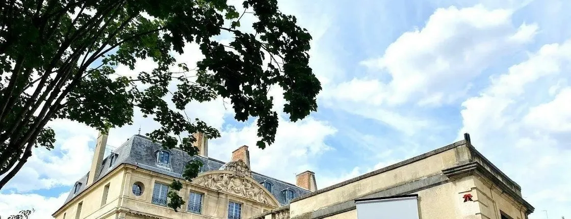 Paris self-guided audio tour with Picasso Museum entry ticket