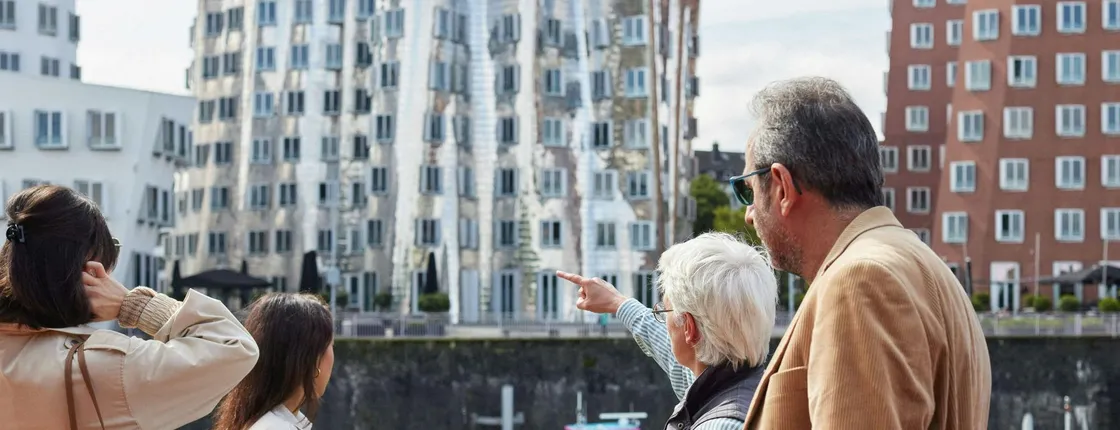 2-Hour Guided Walking Tour of Düsseldorf in English