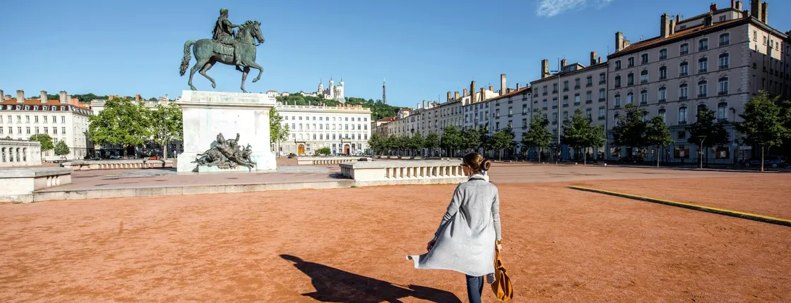2-hour Lyon Croix Rousse and Peninsula guided walking tour