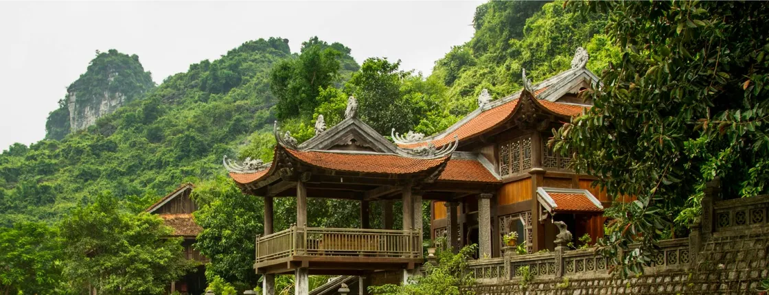 Hoa Lu and Trang An full-day tour from Hanoi
