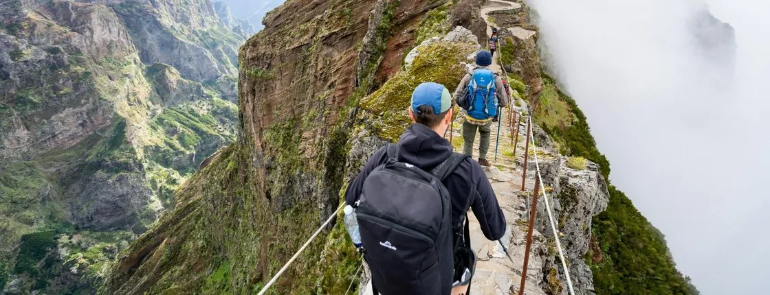Bus transfer from Achada do Teixeira to Pico do Areeiro