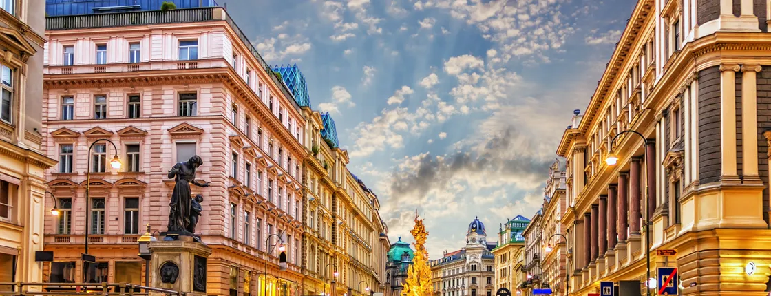 Self guided tour with interactive city game of Vienna