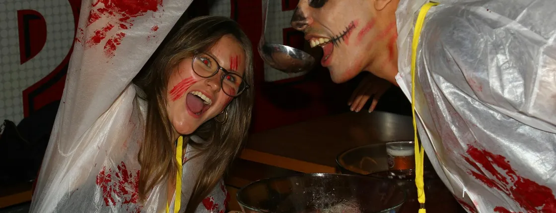 Halloween pub crawl in Porto