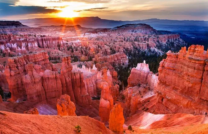 Private 3-Day National Parks Tour: Zion, Bryce Canyon, Monument Valley and Grand Canyon from Las Vegas with Lodging