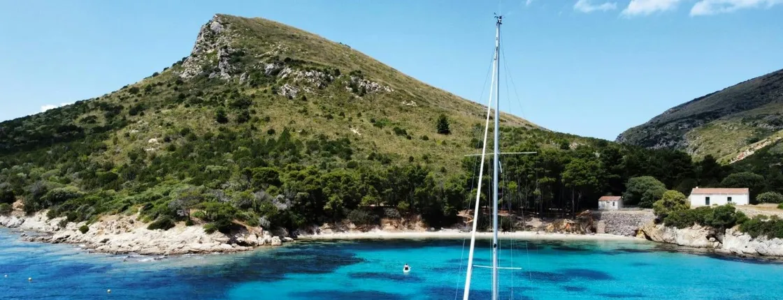 Tavolara and Cala Moresca boat tour from Olbia