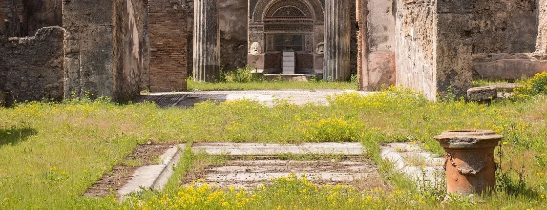 Pompeii tour from Naples with historic city stroll