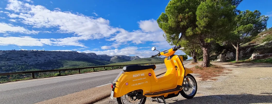 E-Motorbike rental with Virtual Guided Pack and Insurance