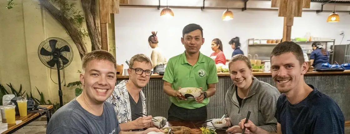 Evening food tour with drinks in Siem Reap by tuk-tuk