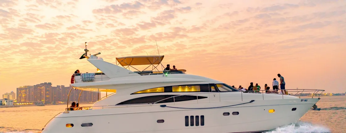 2-hour luxury yacht cruise in Dubai's  Burj coastline with dining